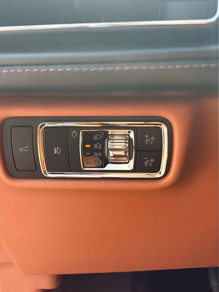 Lincoln Aviator photo 25