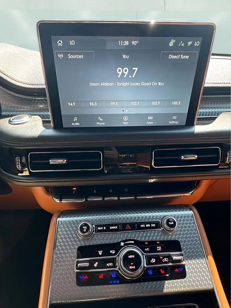 Lincoln Aviator photo 28