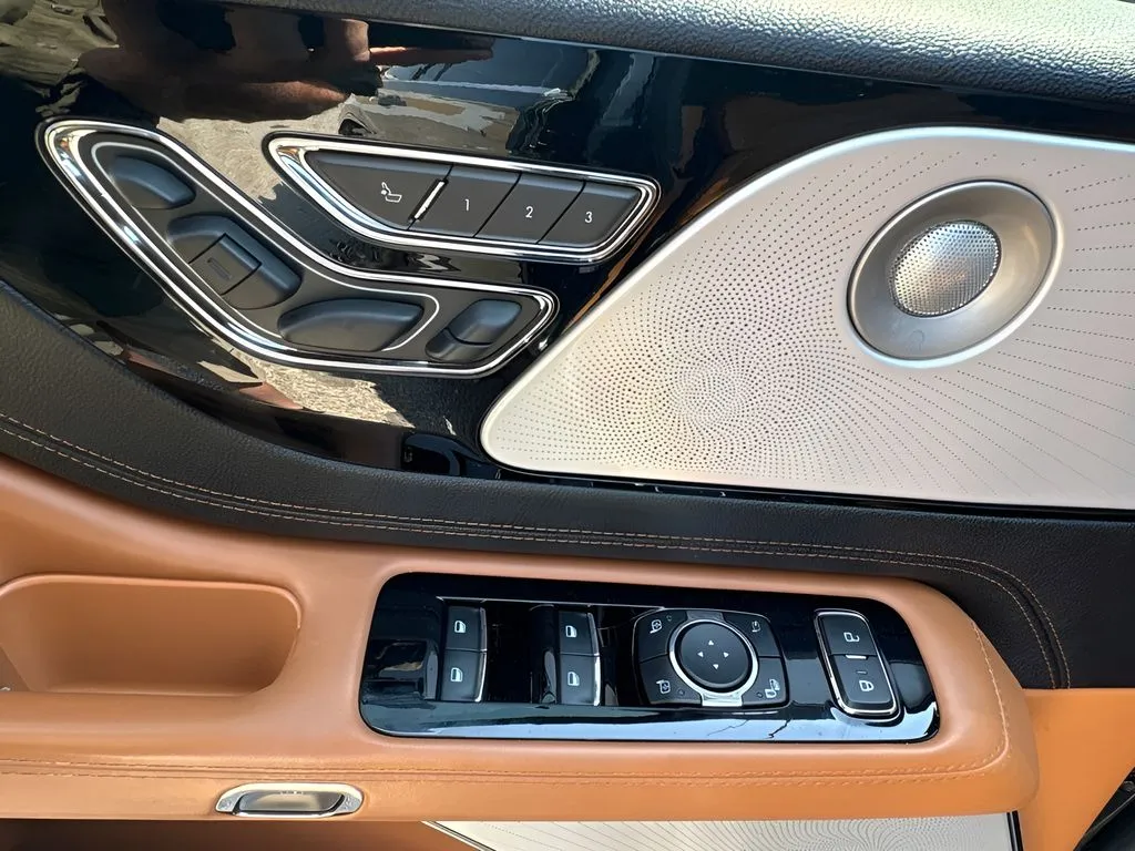Lincoln Aviator photo 14
