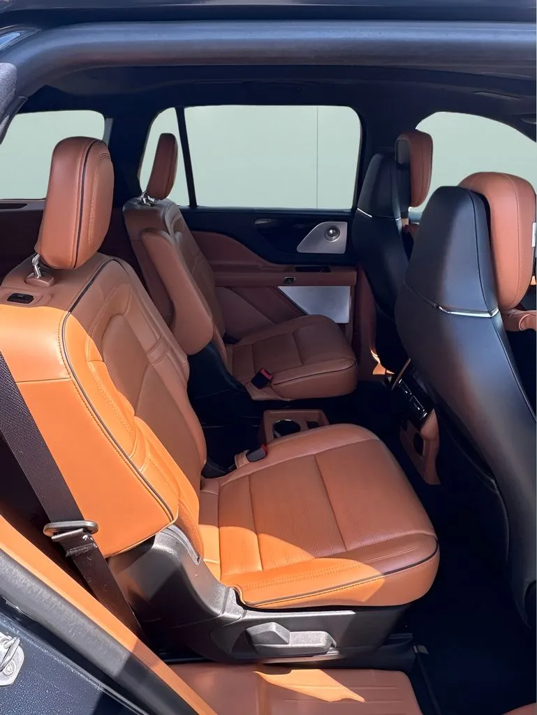 Lincoln Aviator photo 18