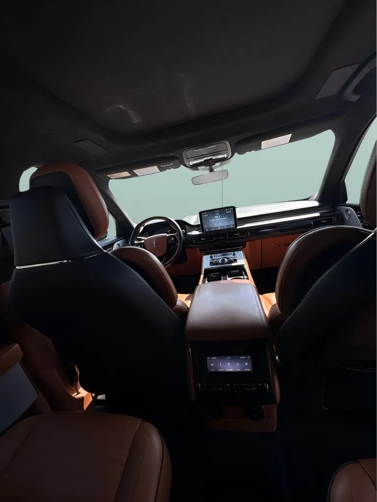 Lincoln Aviator photo 22