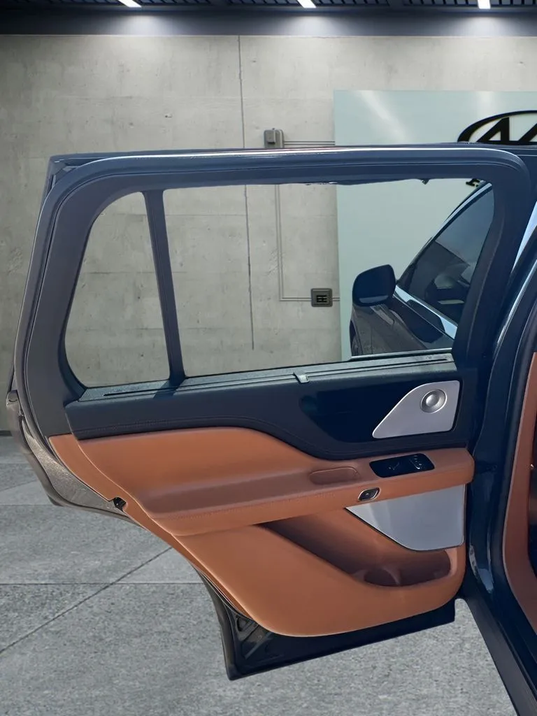 Lincoln Aviator photo 15