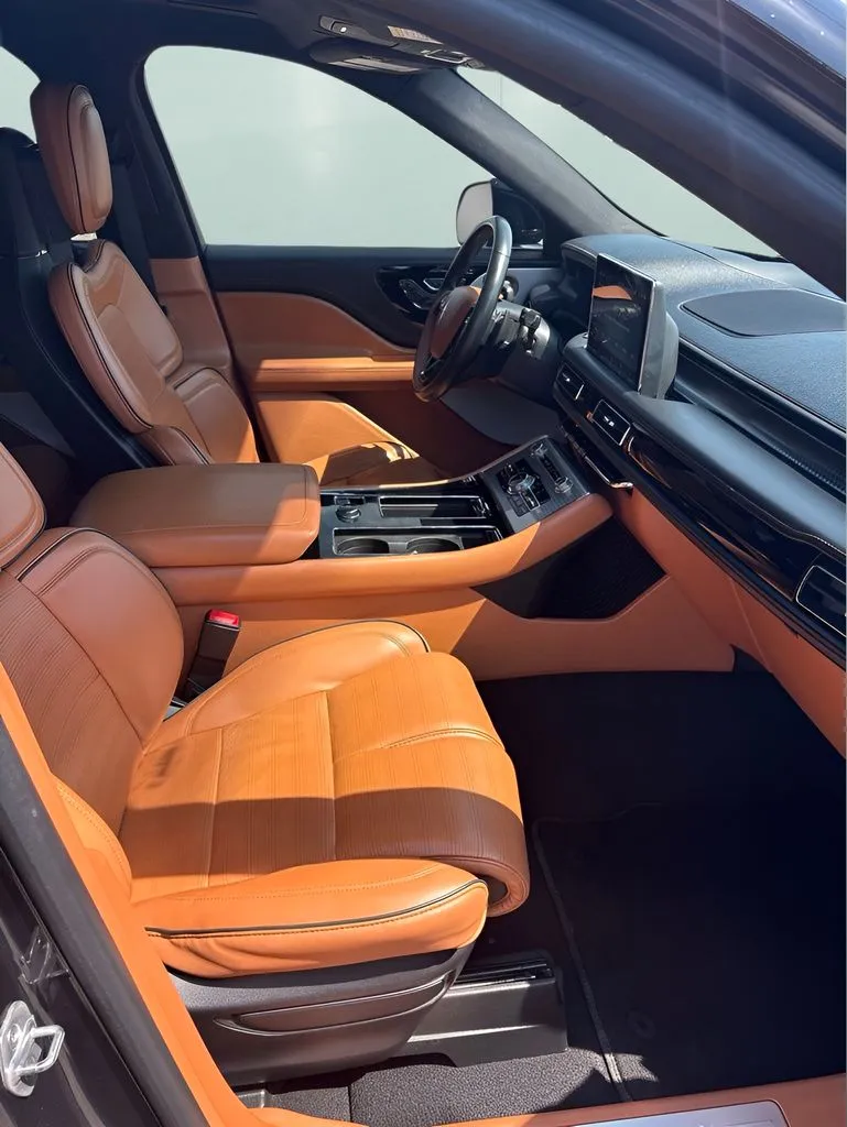 Lincoln Aviator photo 20