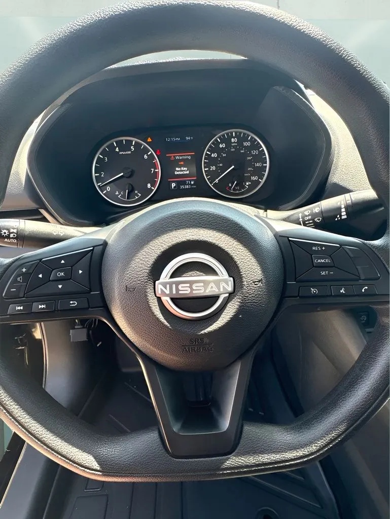 Nissan Sentra photo 24