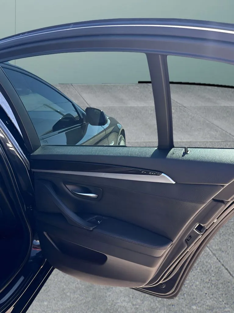 BMW 5 Series photo 17