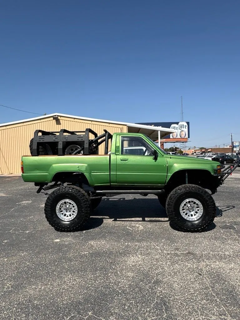 Toyota Truck photo 2