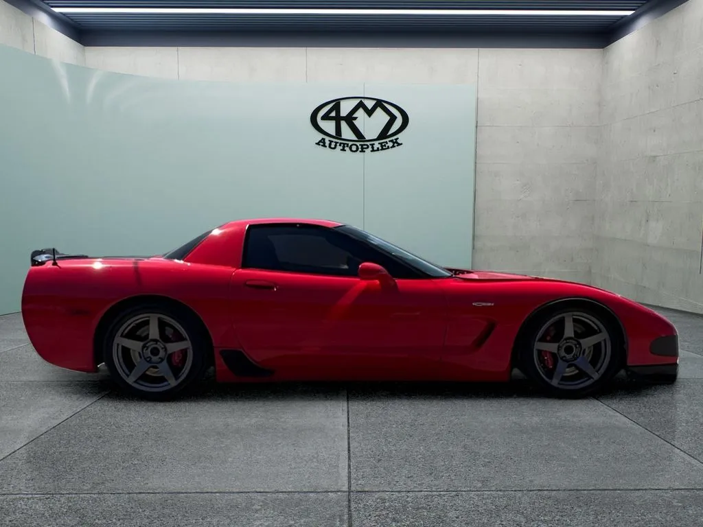 Chevrolet Corvette photo 2