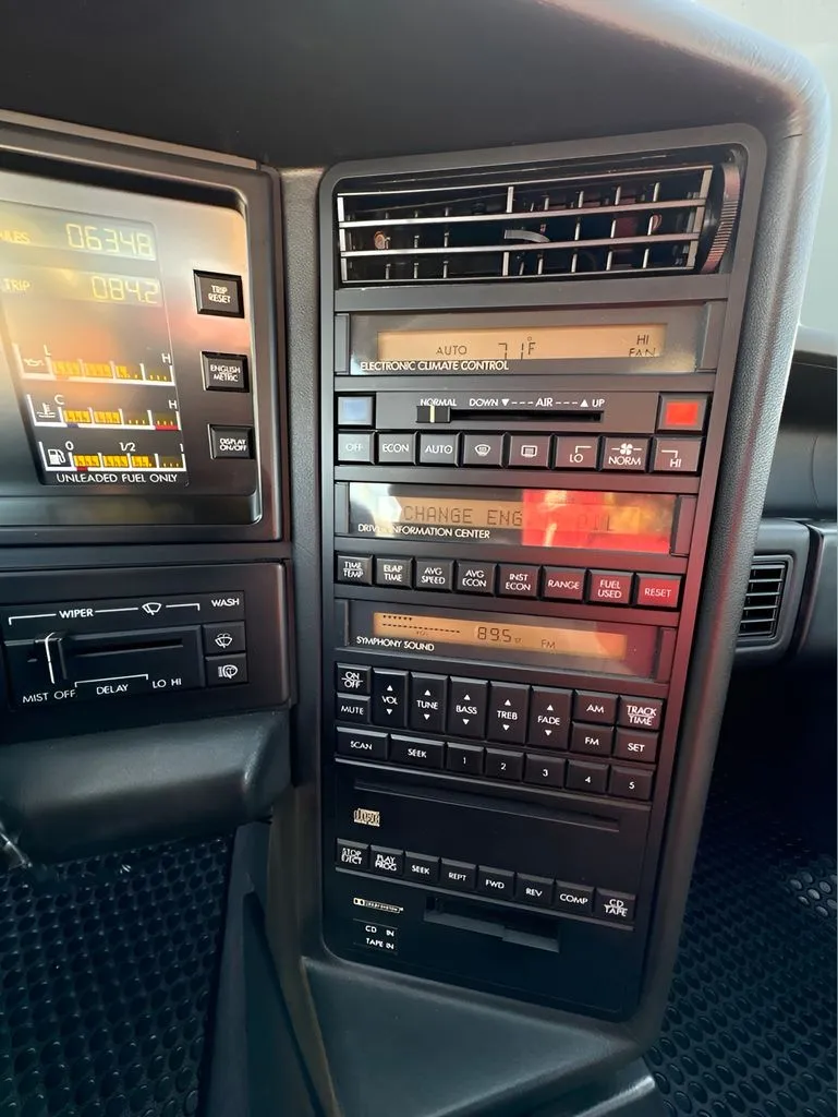 Cadillac Allante photo 21