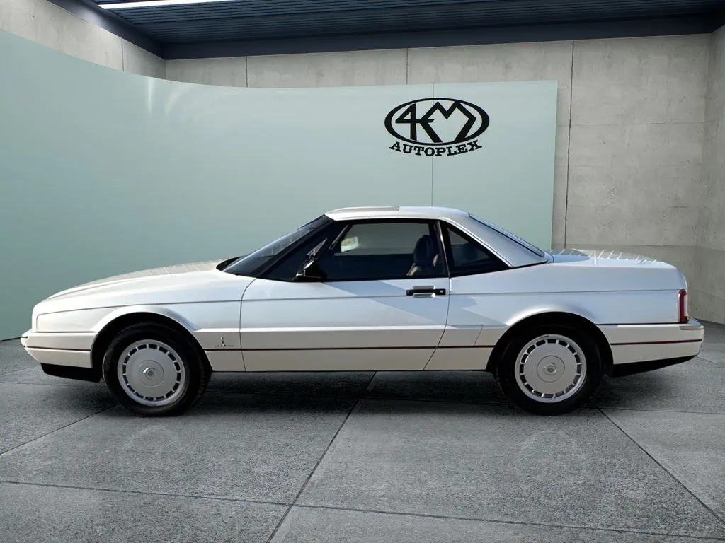 Cadillac Allante photo 6