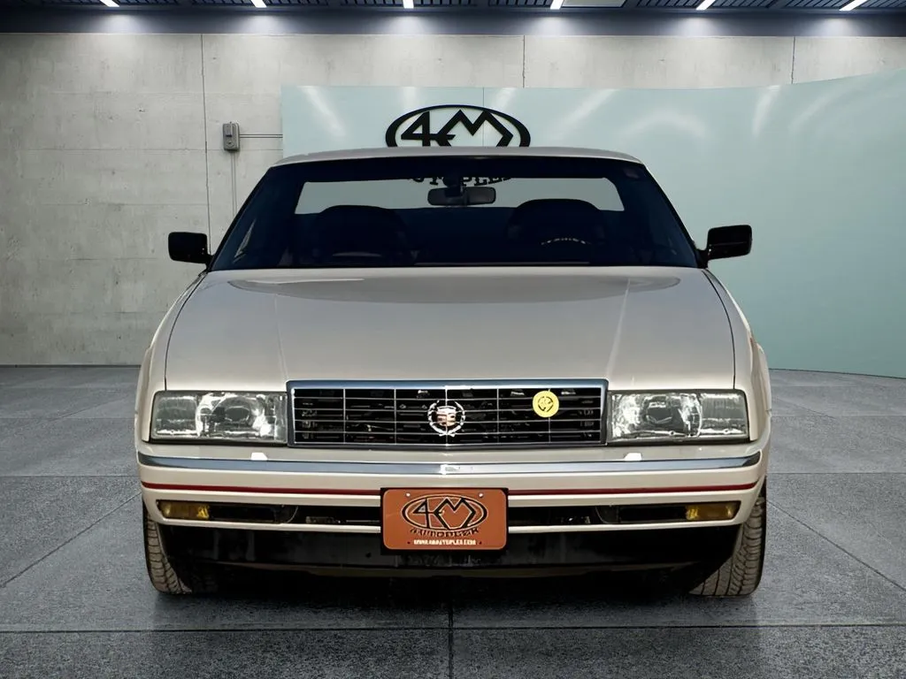 Cadillac Allante photo 8
