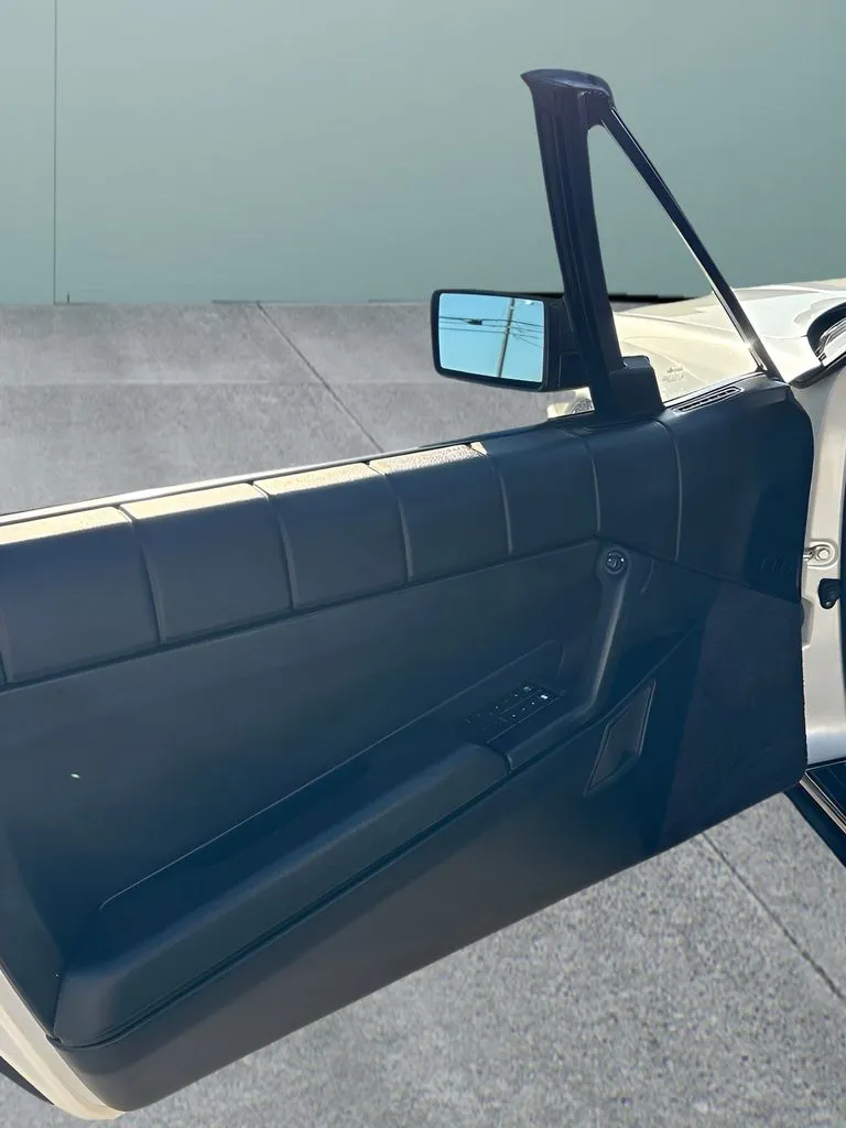 Cadillac Allante photo 13