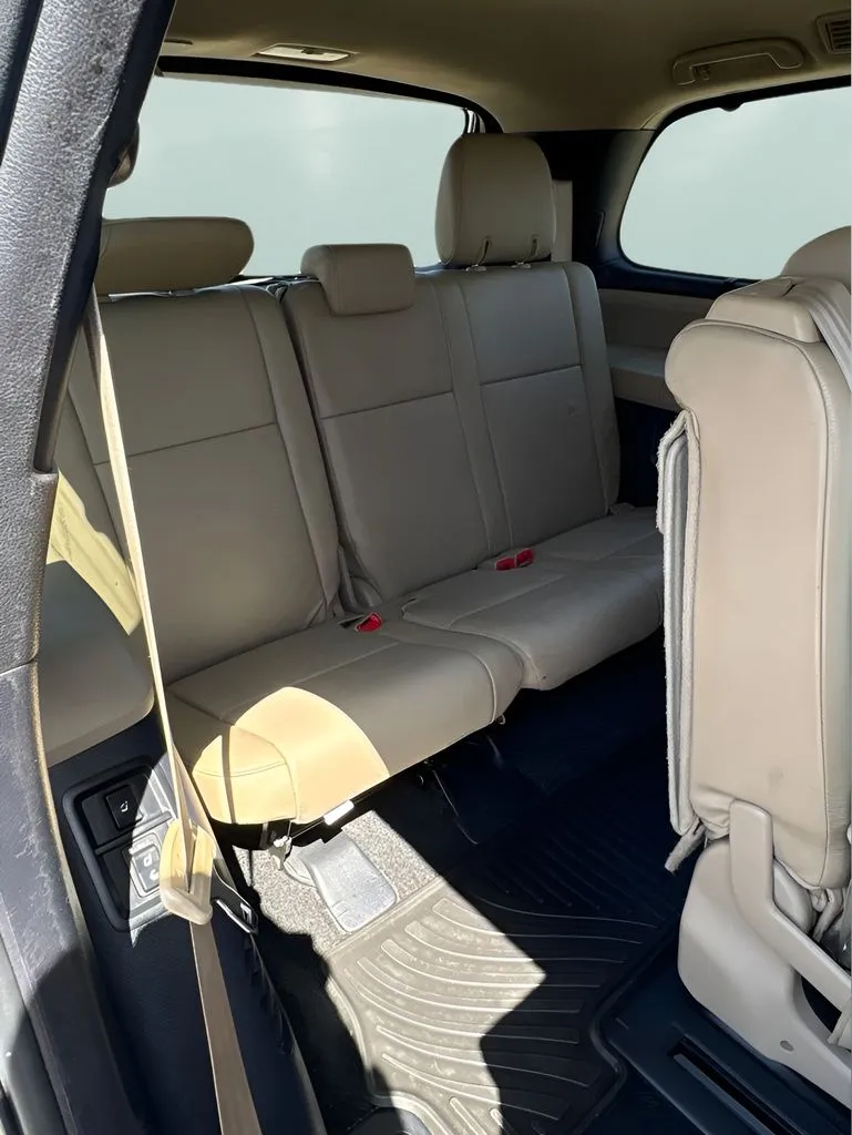 Toyota Sequoia photo 24