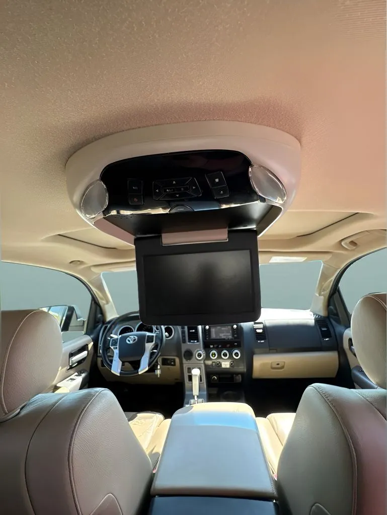 Toyota Sequoia photo 27