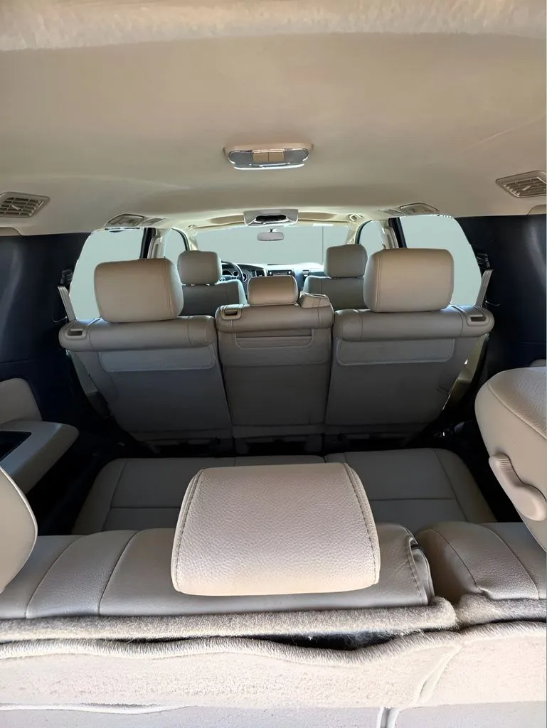 Toyota Sequoia photo 19