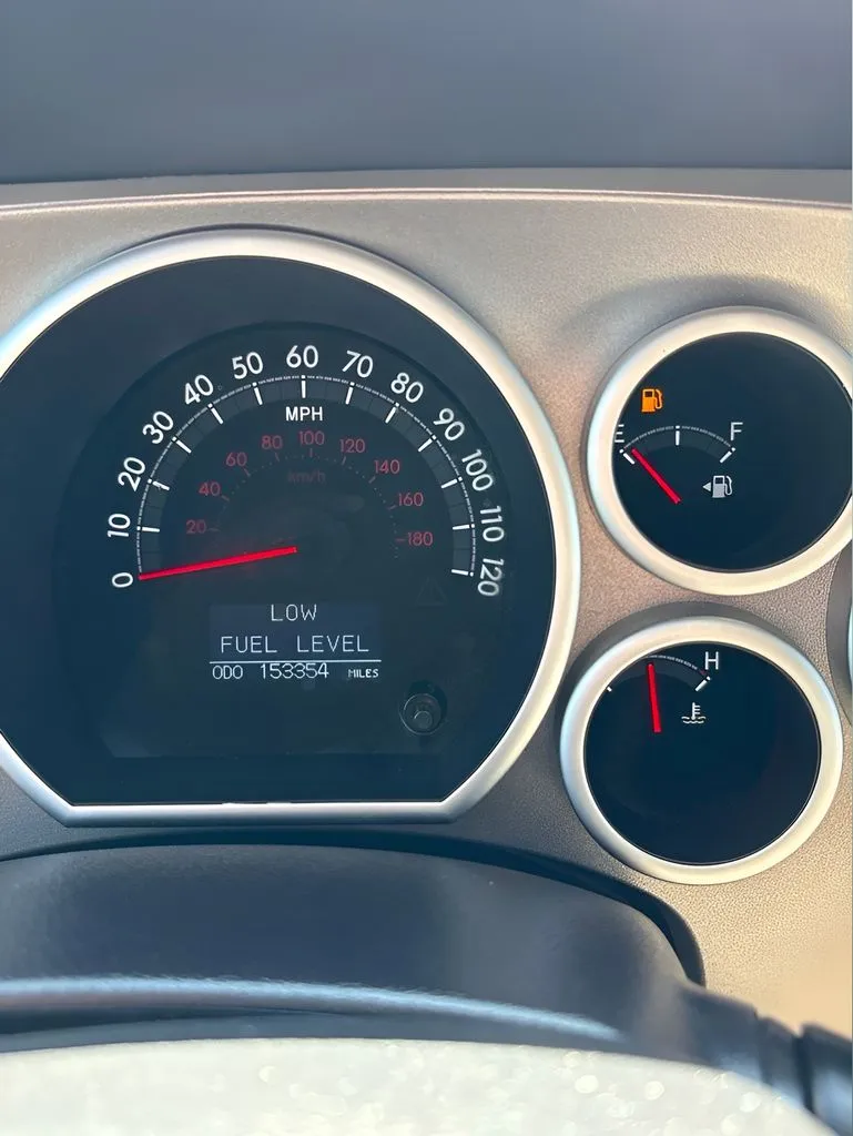 Toyota Sequoia photo 30