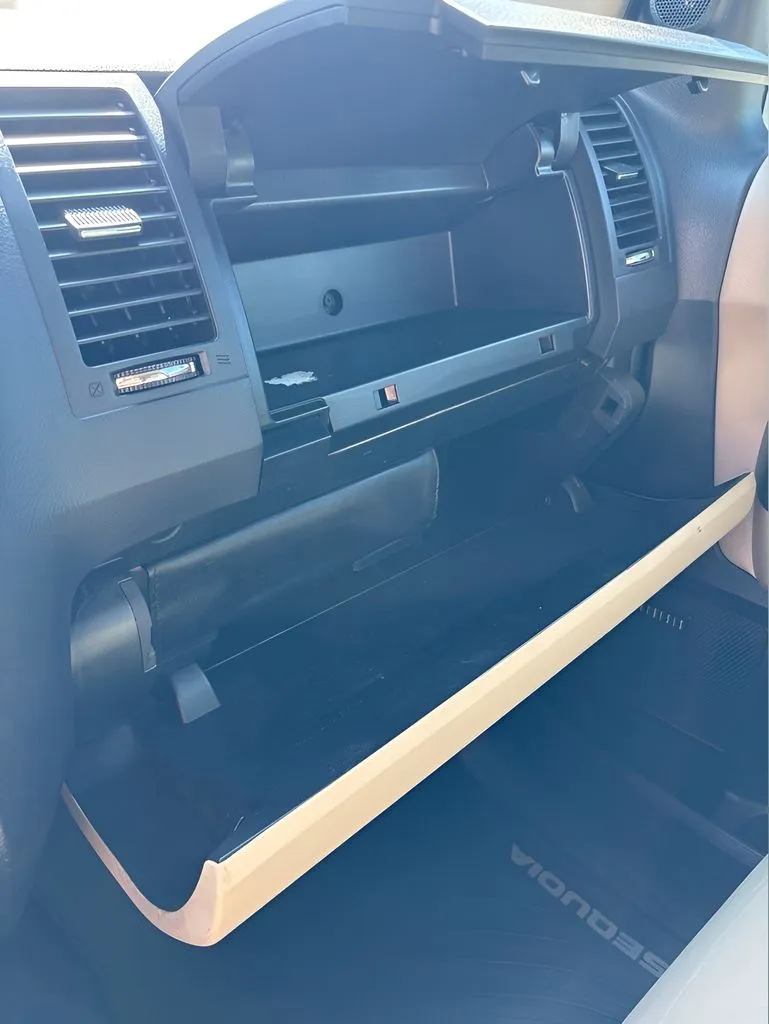 Toyota Sequoia photo 36