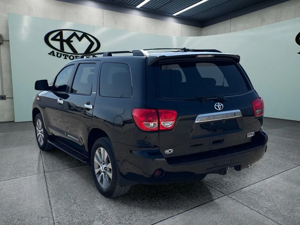 Toyota Sequoia photo 5