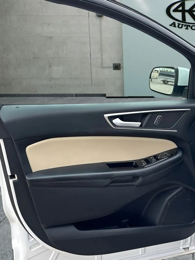 Ford Edge photo 11