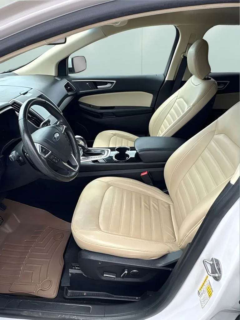 Ford Edge photo 12