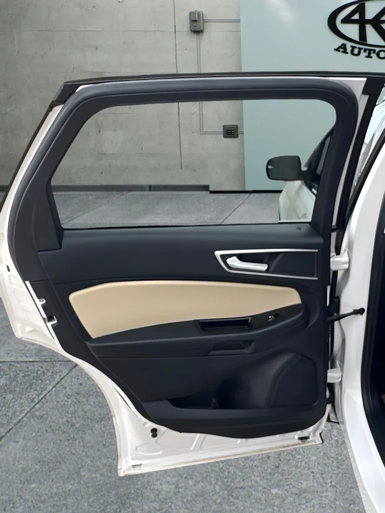 Ford Edge photo 14