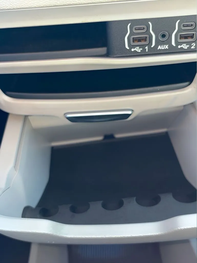 Chrysler Voyager photo 27