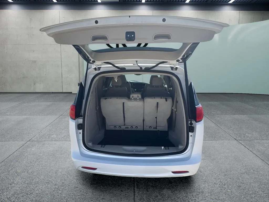 Chrysler Voyager photo 15