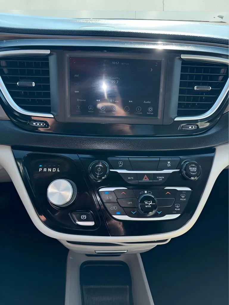 Chrysler Voyager photo 25