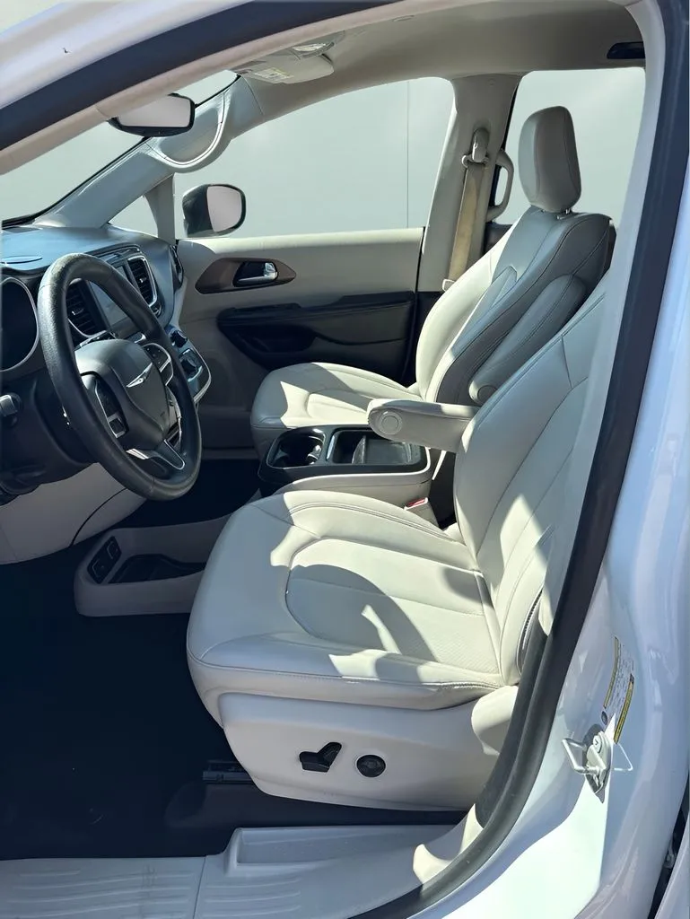 Chrysler Voyager photo 13