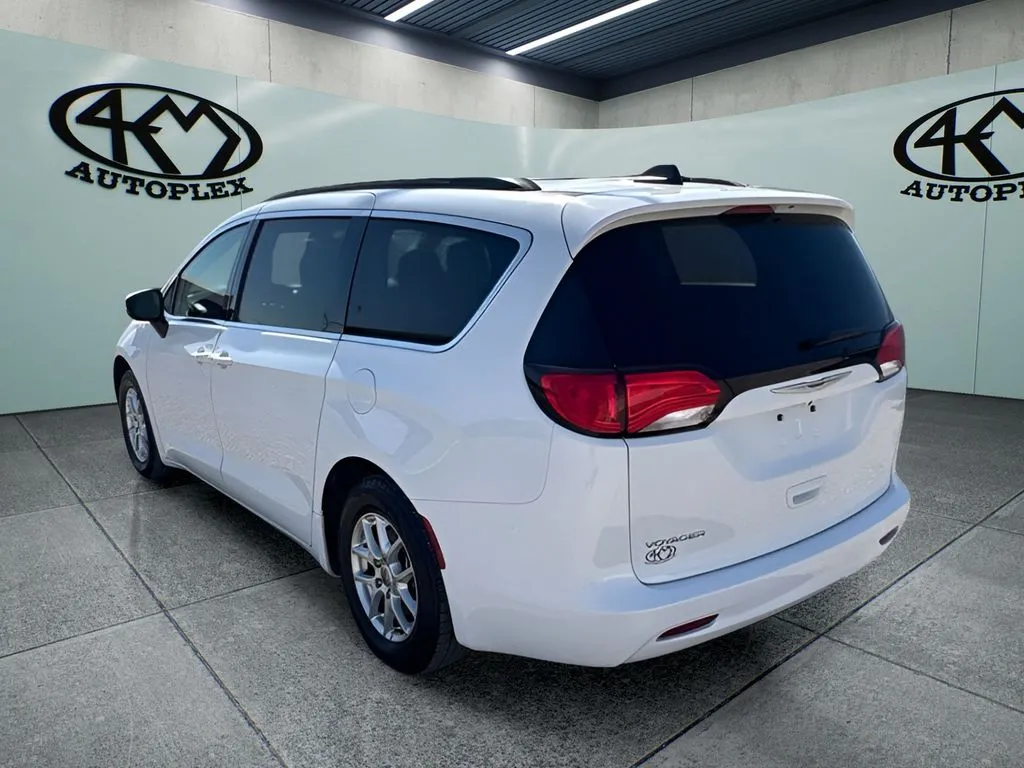 Chrysler Voyager photo 7
