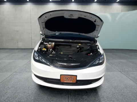 Photos of 2021 Chrysler Voyager LXI for sale in Abilene, TX at 4M Autoplex - Industrial Blvd