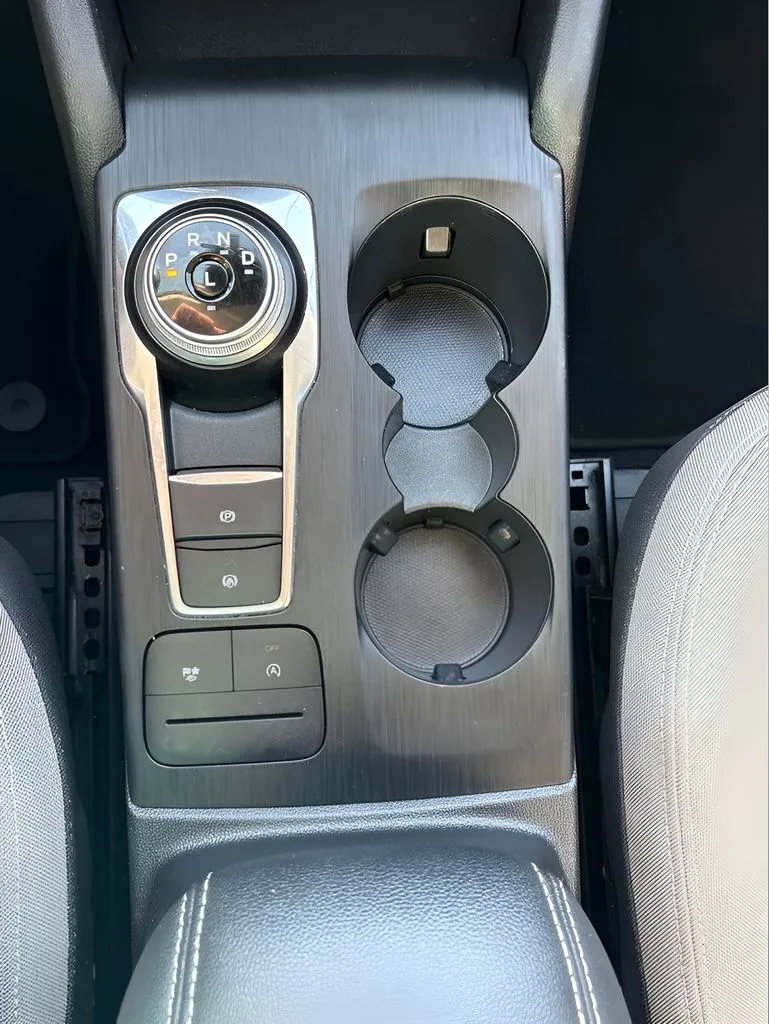 Ford Escape photo 27
