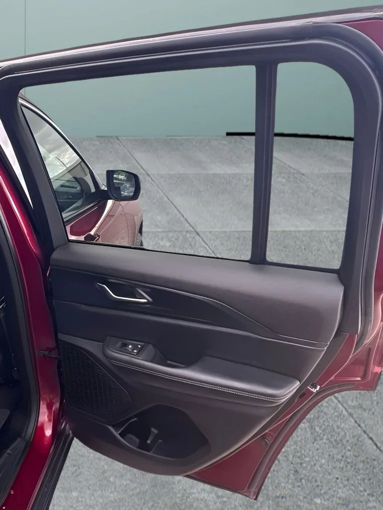 Jeep Grand Cherokee photo 17