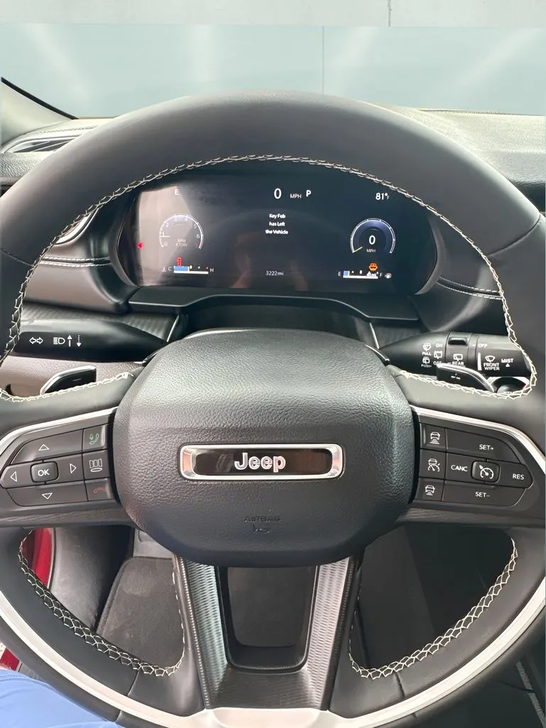 Jeep Grand Cherokee photo 22