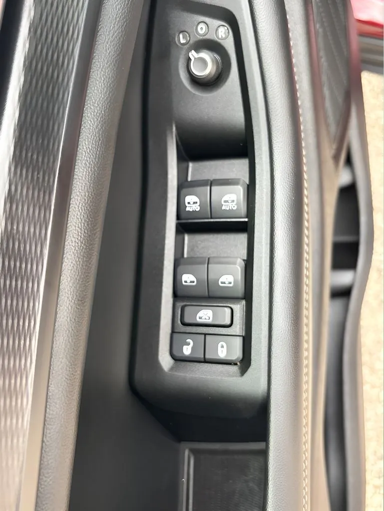 Jeep Grand Cherokee photo 10