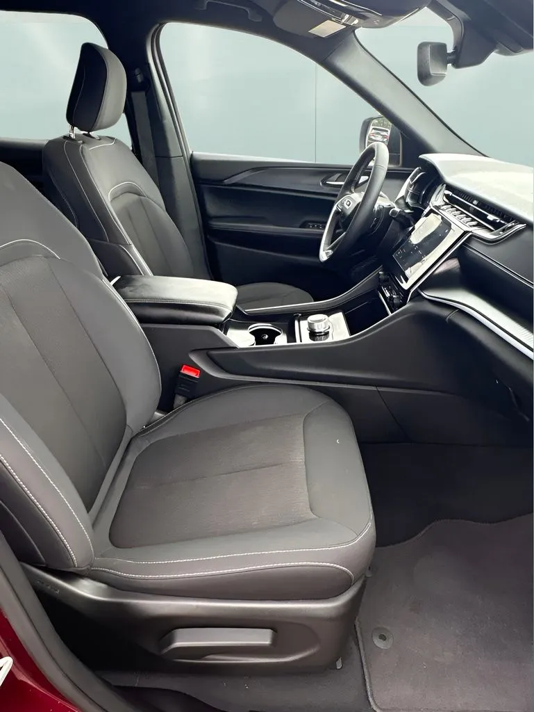 Jeep Grand Cherokee photo 20