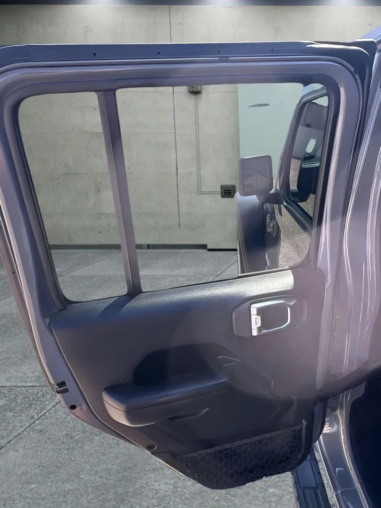 Jeep Wrangler photo 15
