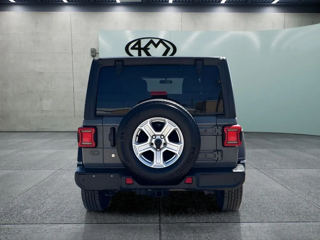 Jeep Wrangler photo 5