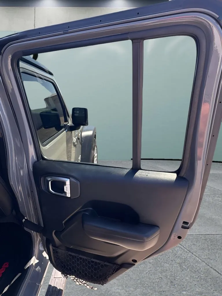 Jeep Wrangler photo 18