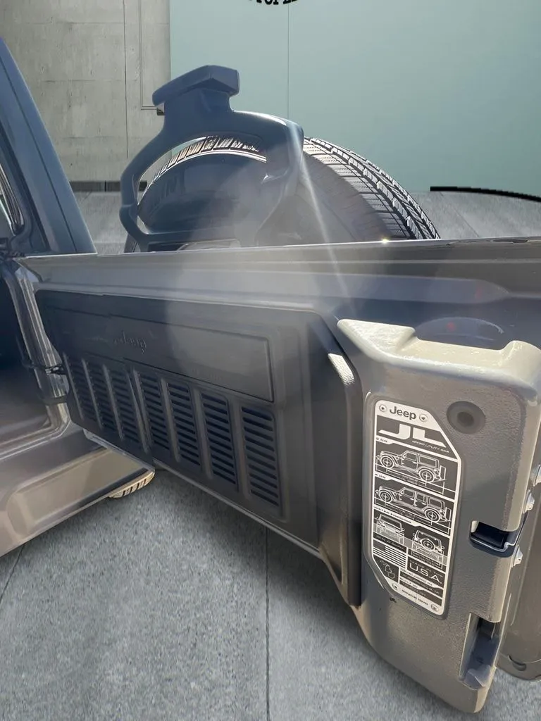 Jeep Wrangler photo 32