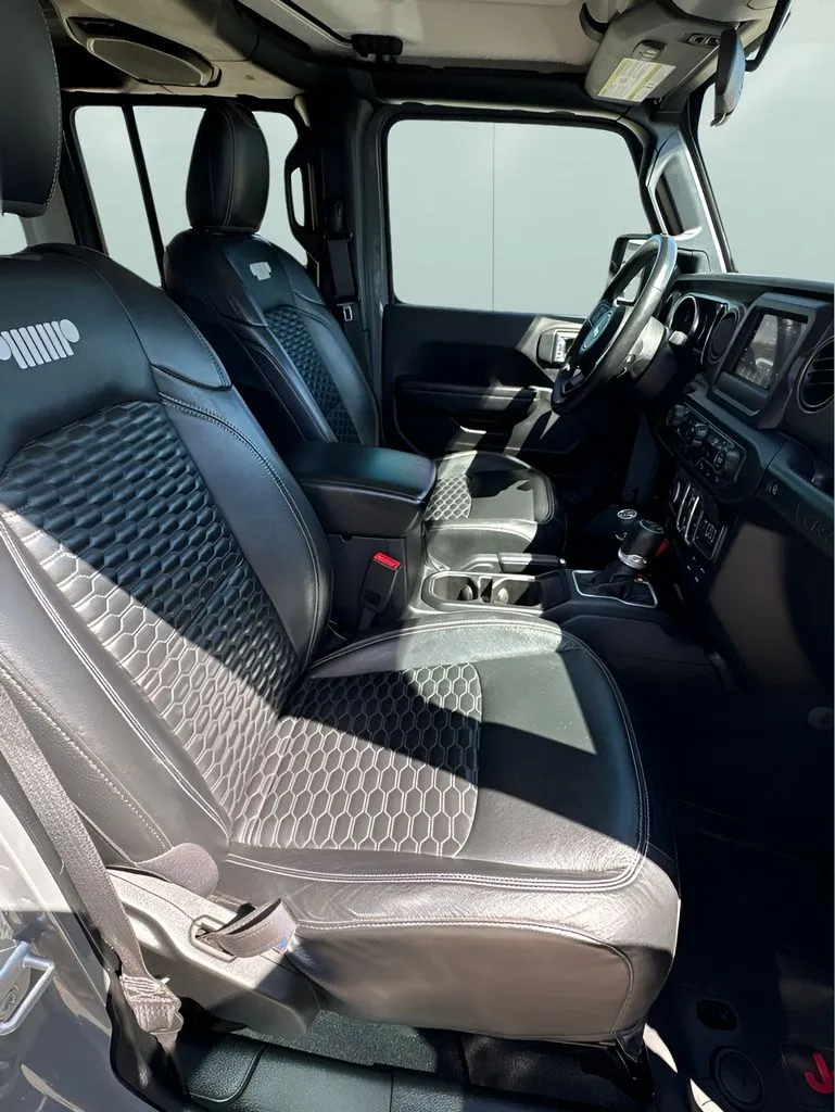 Jeep Wrangler photo 21