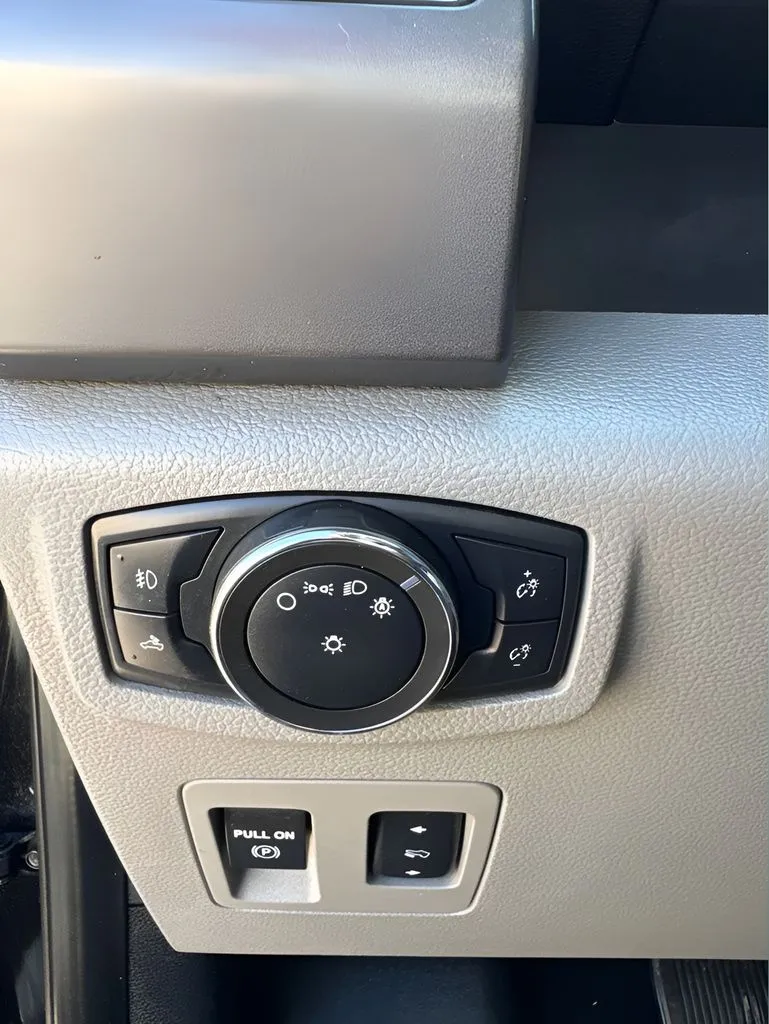 Ford F-150 photo 22