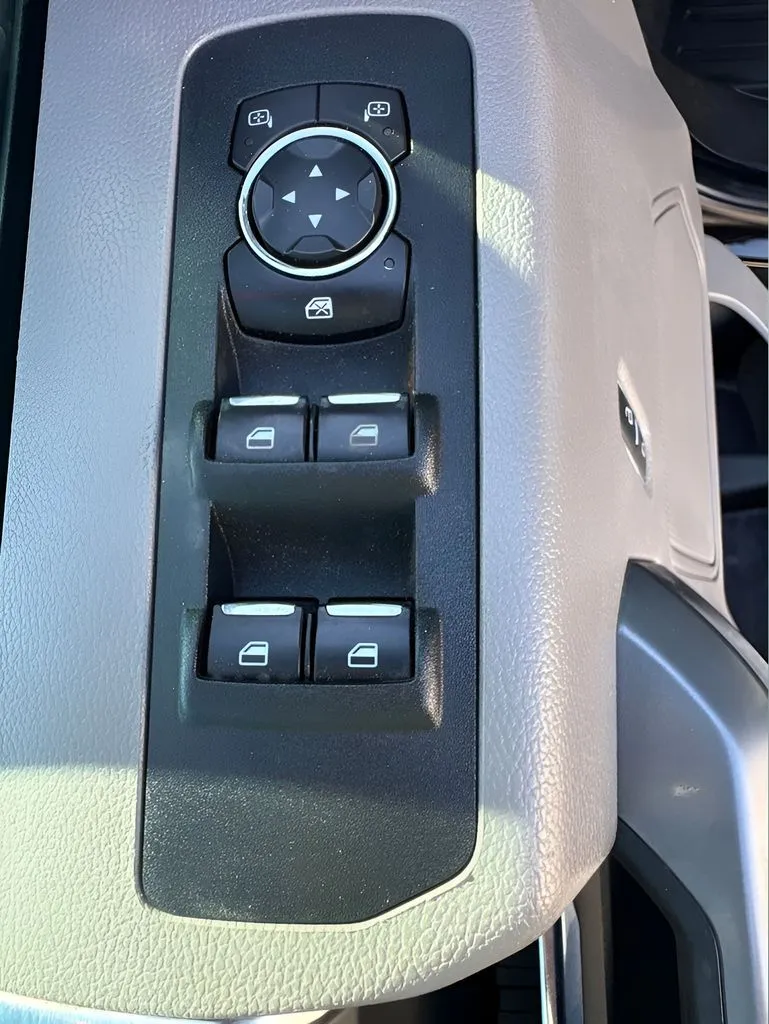 Ford F-150 photo 12