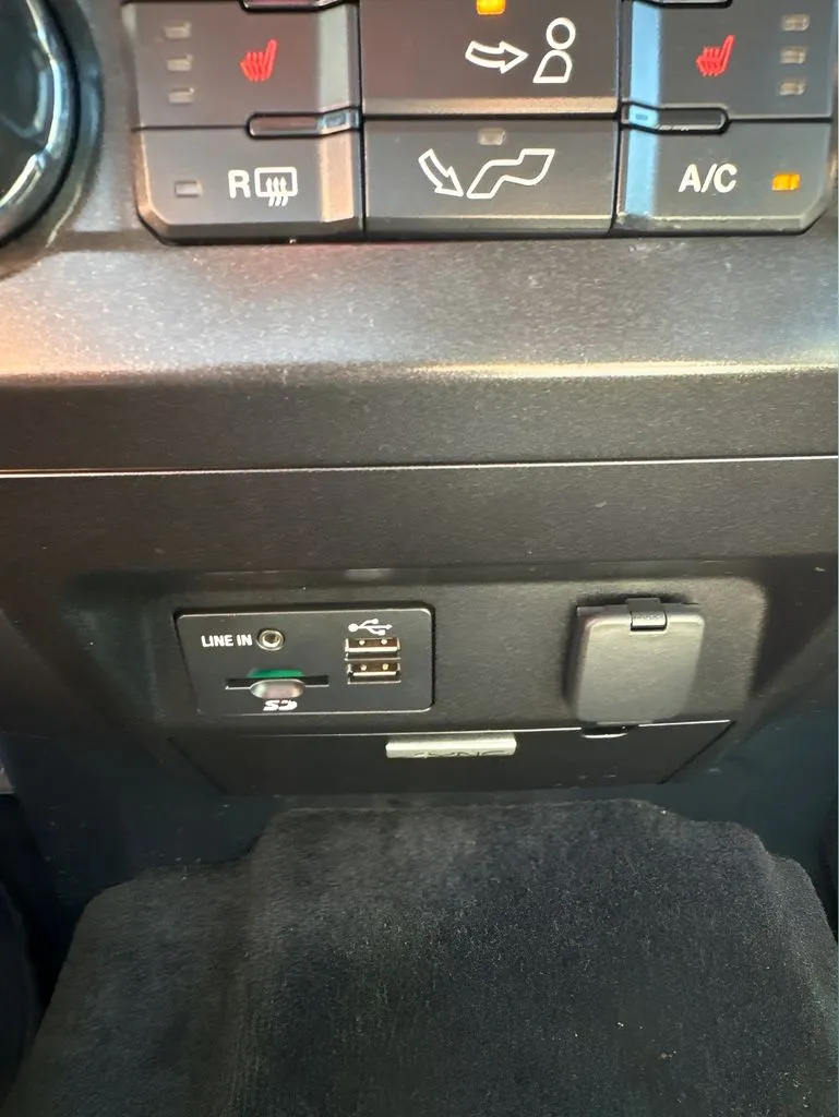 Ford F-150 photo 26