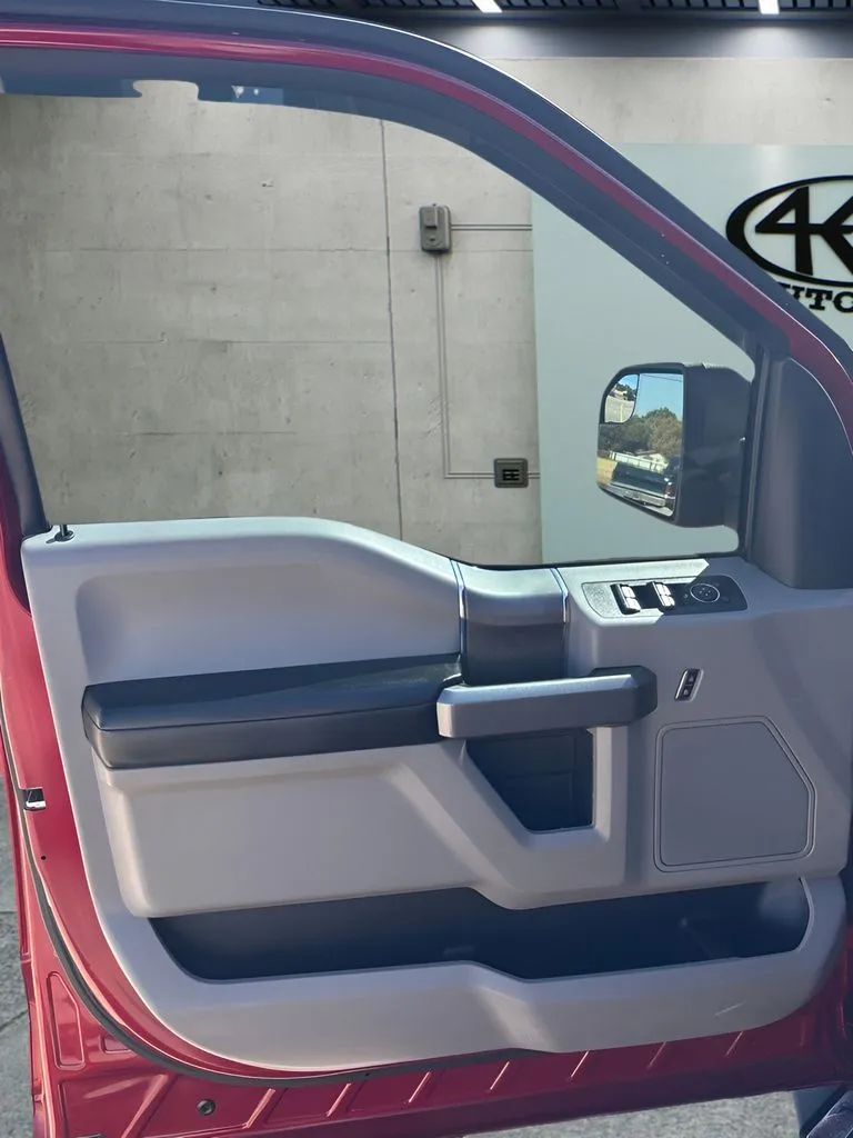 Ford F-150 photo 12