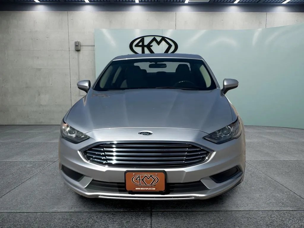 Ford Fusion photo 8
