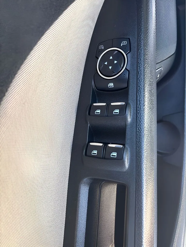 Ford Fusion photo 12