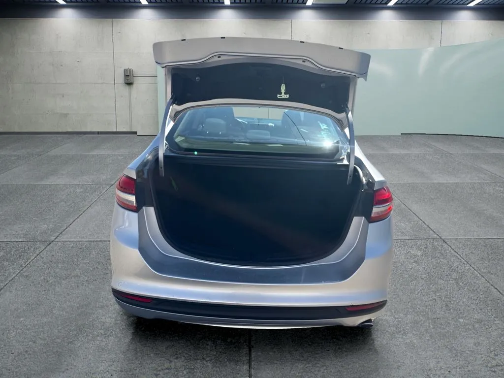 Ford Fusion photo 16