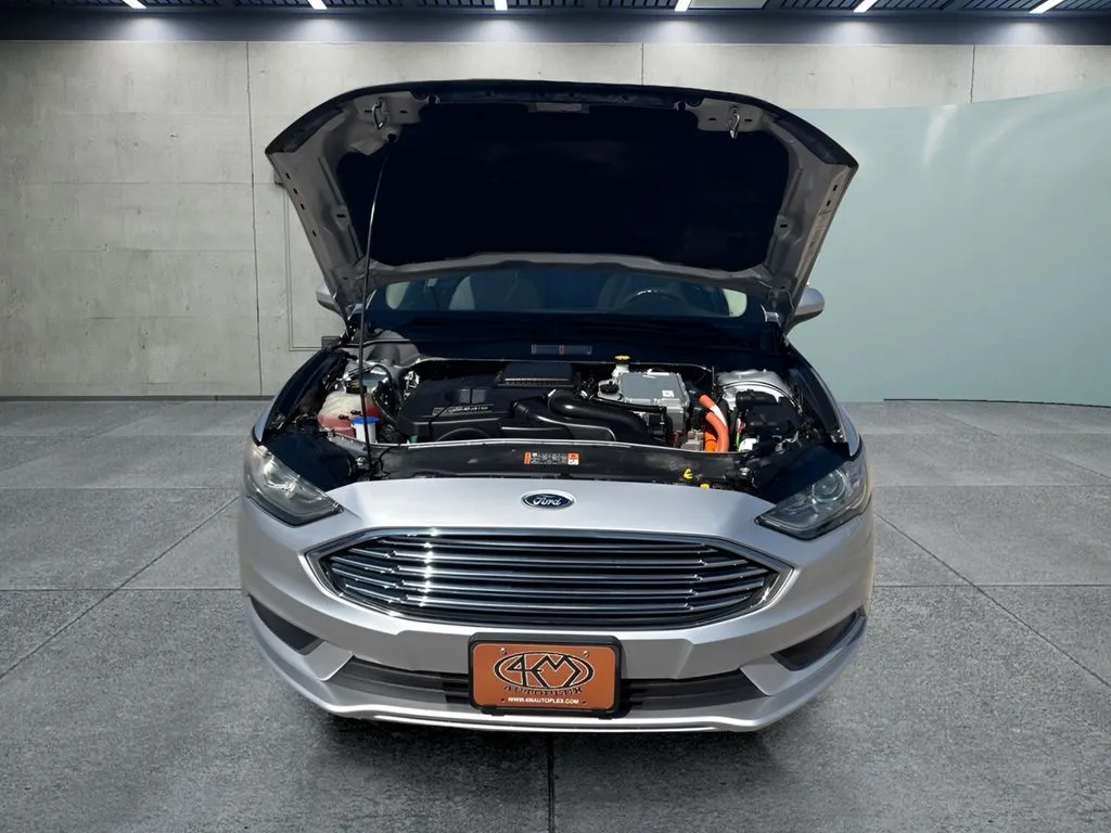 Ford Fusion photo 9