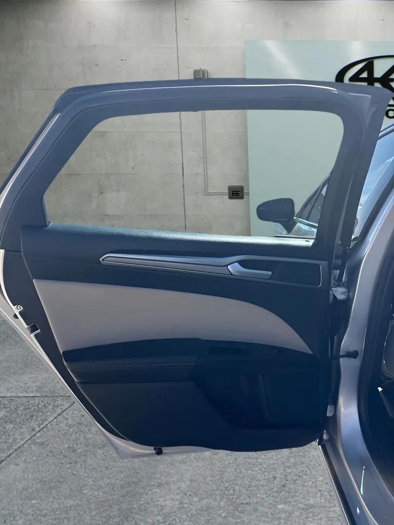 Ford Fusion photo 14