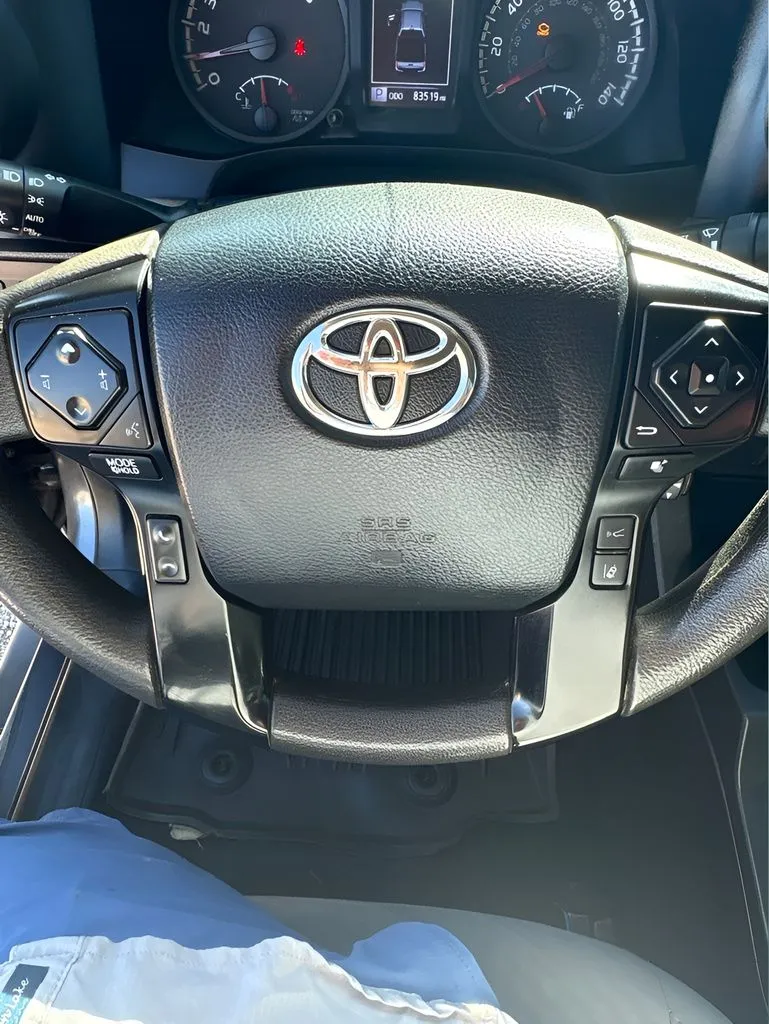 Toyota Tacoma photo 21
